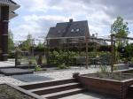 Moderne tuin met pergola